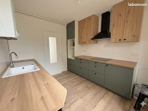 T3 rénové avec balcon   place de parking & cave