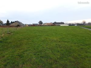 A LOUER Terrain de pâture NU plat 4250m². Idéal chevaux / animaux
