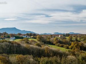 Maison d'architecte vues sur la Rhune et montagnes basques