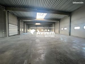 Local 1500 m² Villiers-le-Bel