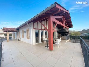 Bar  restaurant 280 m² Saint-Palais