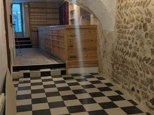 Local commercial dans le centre historique de Viviers