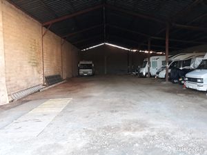 Loue emplacement parking camping car ou autre