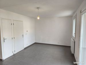 Appartement T1 avec balcon  cave et place de parking