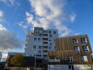 Proche toutes commodites : t2 avec terrasse