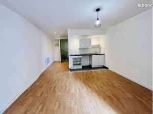 Studio 1 pièce 27 m²