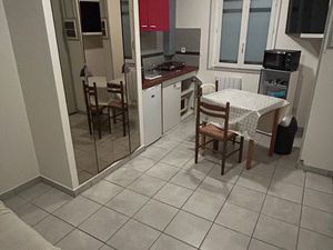 Appartement meublé 1 pièce  env. 17 m2 + 1 box  TBE (proche de Jasmin / université / gare)