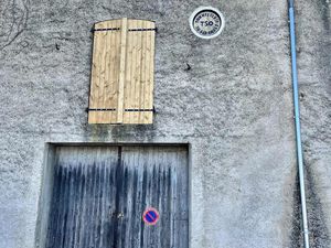 Grange louee a brens