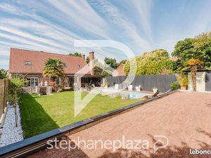 Maison 10 pièces 257 m²