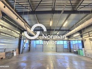 Local d'activité 421 m²