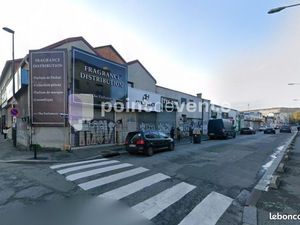 Local commercial 339 m²
