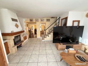 Maison de village traversante