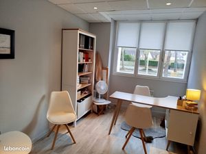 Petit bureau à louer