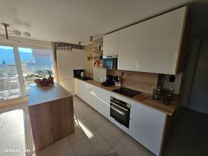 RIVES  Appartement T3 avec garage et terrasse arborée vue montagnes