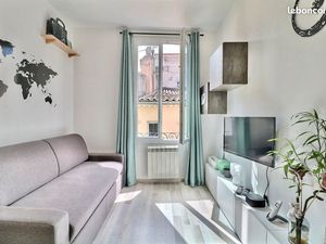 T2 plein sud  très calme  au cœur du centre-ville