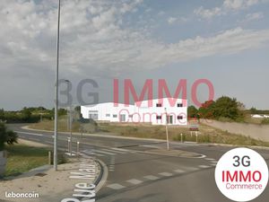 Local industriel 294 m²