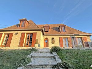 Propriété 11 pièces 203 m²