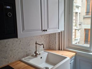 Studio avec cuisine séparée 18m2 PLace des Vosges