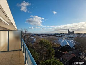 T3 lumineux – Dernier étage – Terrasse 27 m² – Centre Royan