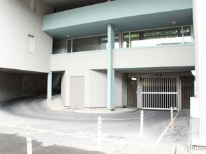 Stationnements extérieurs et sous sol - Avenue de l'Alouette Tours Sud