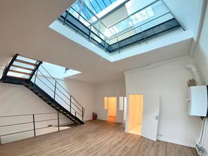 Bureaux/Loft/atelier - 4 pièces - 151 27m² - Av. Lénine