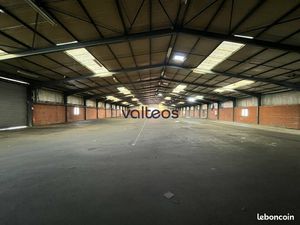 Local d'activité 2 500 m²