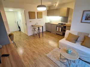 Studio meublé refait à neuf – Balcon  parking sécurisé – Location longue durée