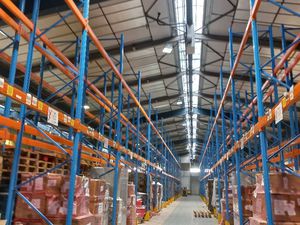 Local industriel 7 918 m²