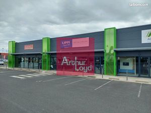 Local commercial 461 m²