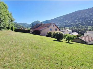 Belle maison sans travaux à Jougne à 1km de la frontière Suisse sur parcelle constructible