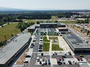 Local commercial 139 m²