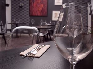 Restaurant  salon de thé  crêperie  tarterie  glacier   commerce de proximité ou tout autr