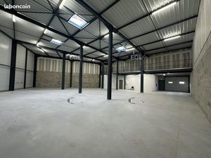 Local d'activité 587 m²