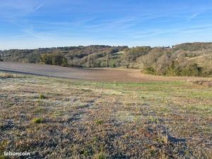 Terrain de 1 700m² - SAINT-ASTIER