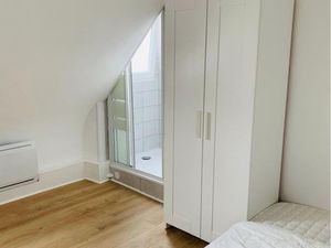 Location studio 75008