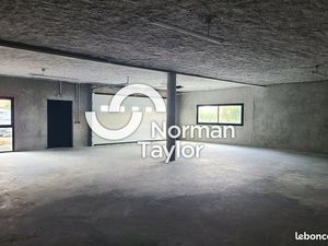 Local d'activité 154 m²