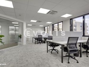Bureau 190 m²