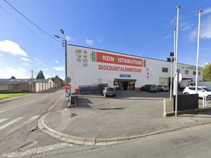 Local commercial 2 500 m²