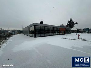 Local commercial 650 m²