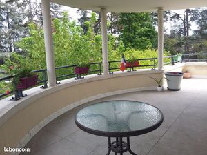 Appartement avec box fermé cave climatisation réversible