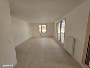 T3 neuf 65m2 avec terrasse 25m2  balcon  double garage et cave 1590 chauffage et eau chaud