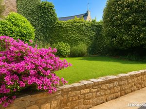 Auray hypercentre – Maison 239 m² rénovée avec jardin