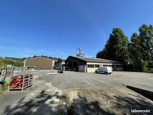 Local d'activité 555 m²