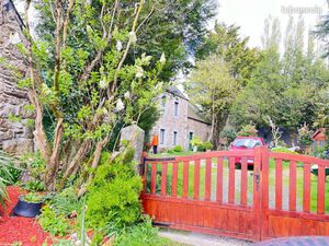 Maison corps de ferme avec dépendances