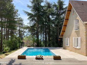 Propriété 7 pièces 273 m²