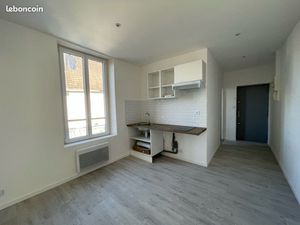 F2 refait à neuf hyper centre Château Thierry