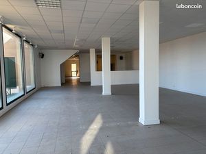 Local commercial 490 m² AVRILLE