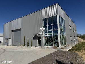 Local 594 m² Vourles