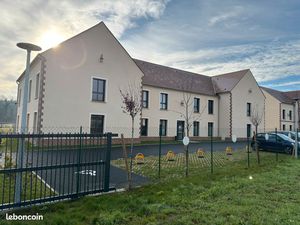 Bureau 19 m2 climatisé avec 2 places de parking privatives