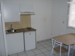 Studio rez de chaussée  parking